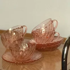 Lot de 5 tasses à café + sous-tasses – Verre rose Rosaline Arcoroc – Années