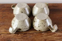 Lot de 4 tasses en grés pyrité