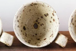 Lot de 4 tasses en grés pyrité