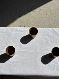 Lot de 5 tasses/mugs vintage en grès émaillé brun miel Grès Village H9 D8