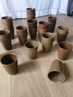 Lot de 27 tasses-timbales vintage en grès Digoin