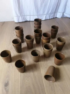 Lot de 27 tasses-timbales vintage en grès Digoin
