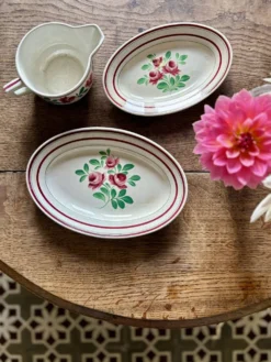 Lot de vaisselles Les Roses - 2 raviers et une saucière -