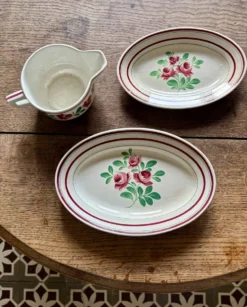 Lot de vaisselles Les Roses - 2 raviers et une saucière -