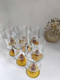 Lot de 8 verres ambrés
