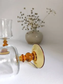 Lot de 8 verres ambrés