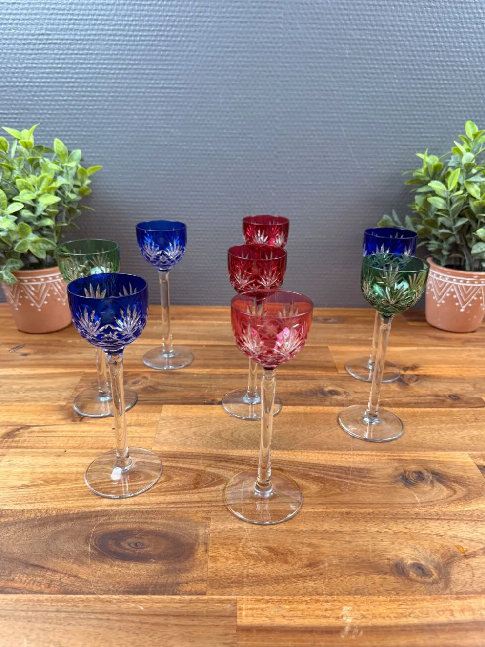 Lot de 8 Verres à Liqueur en Cristal Taillé Coloré