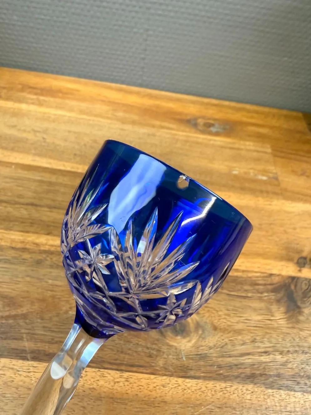 Lot de 8 Verres à Liqueur en Cristal Taillé Coloré