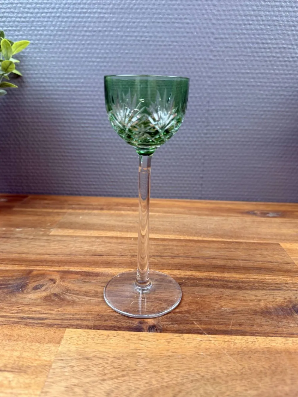 Lot de 8 Verres à Liqueur en Cristal Taillé Coloré
