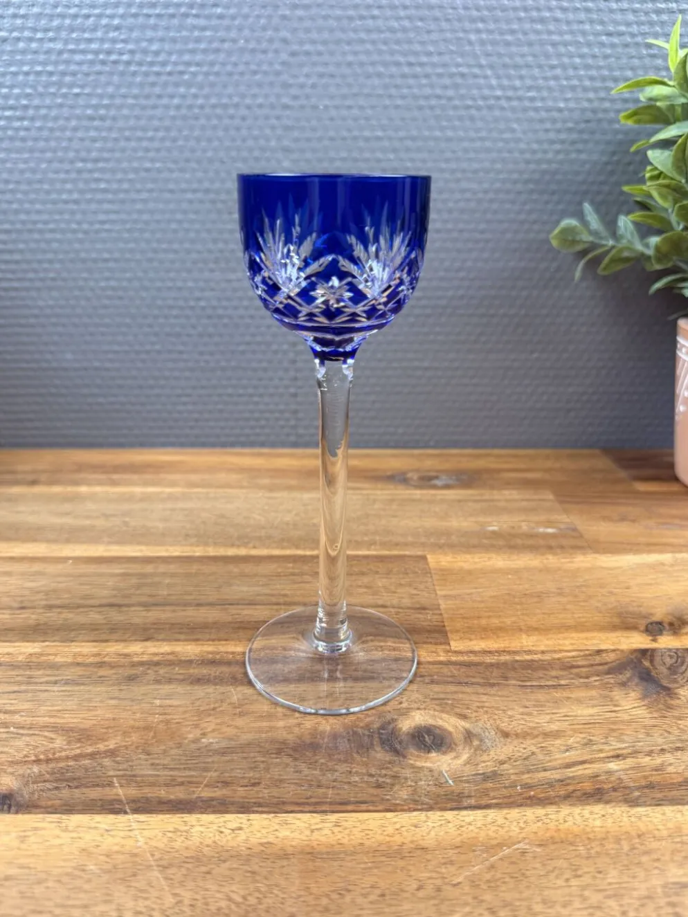 Lot de 8 Verres à Liqueur en Cristal Taillé Coloré