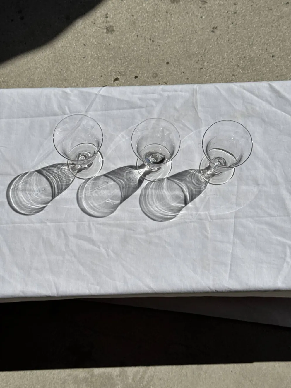 Lot de 3 verres à pied vintage en verre transparent H14 D10