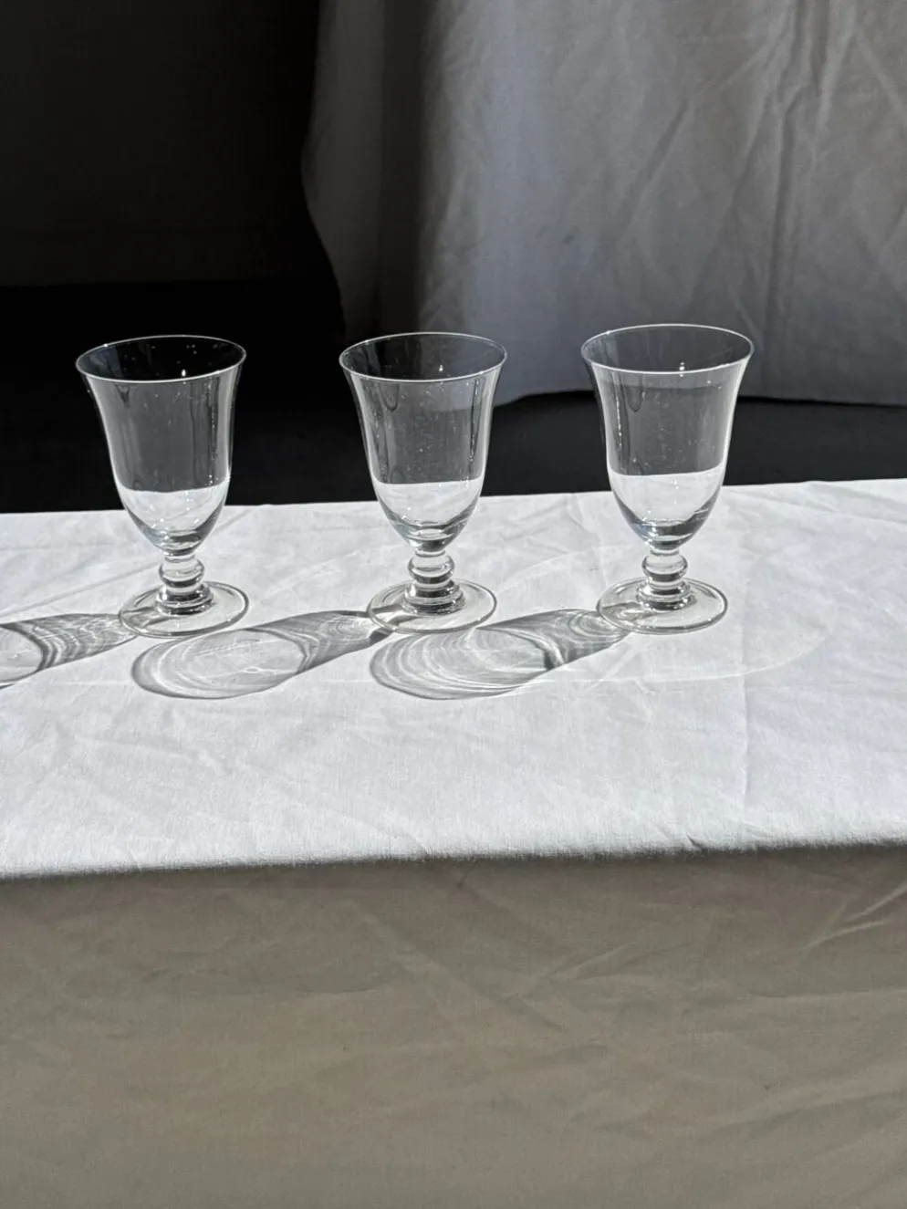 Lot de 3 verres à pied vintage en verre transparent H14 D10