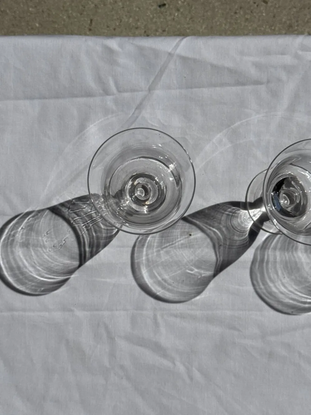 Lot de 3 verres à pied vintage en verre transparent H14 D10
