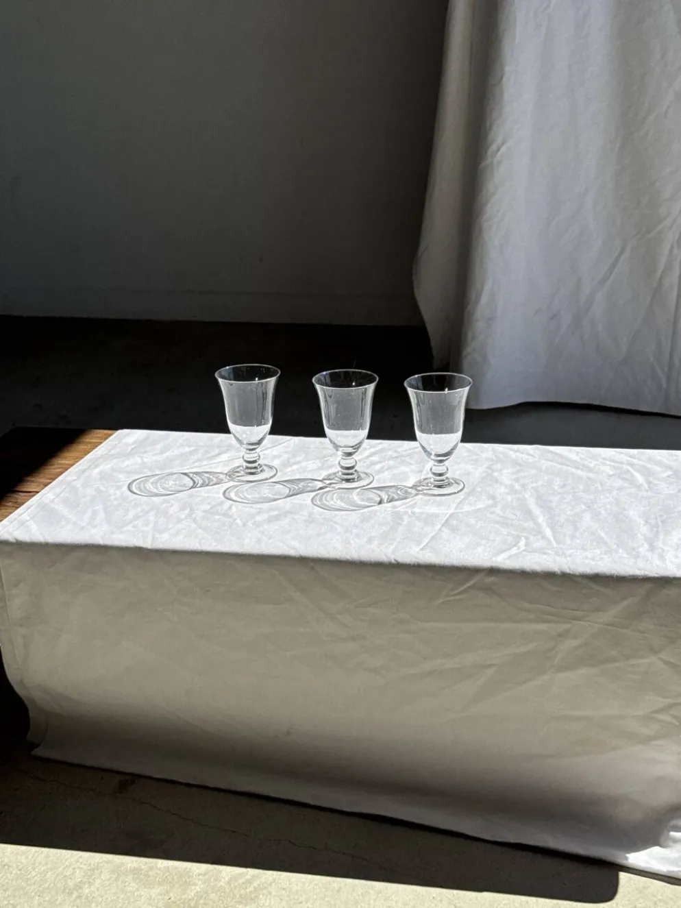 Lot de 3 verres à pied vintage en verre transparent H14 D10