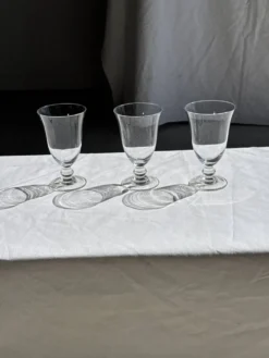 Lot de 3 verres à pied vintage en verre transparent H14 D10
