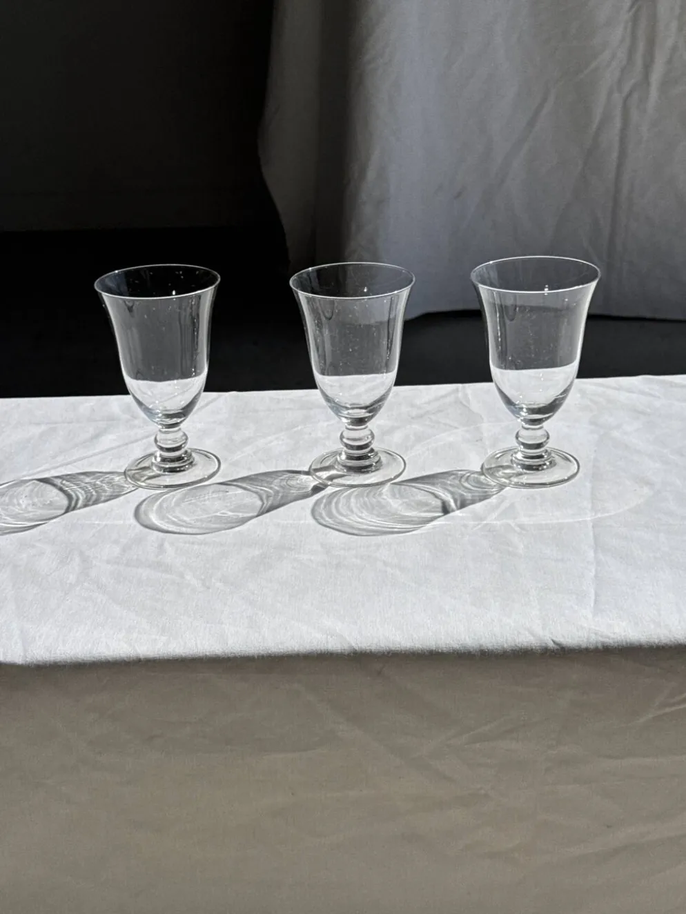 Lot de 3 verres à pied vintage en verre transparent H14 D10
