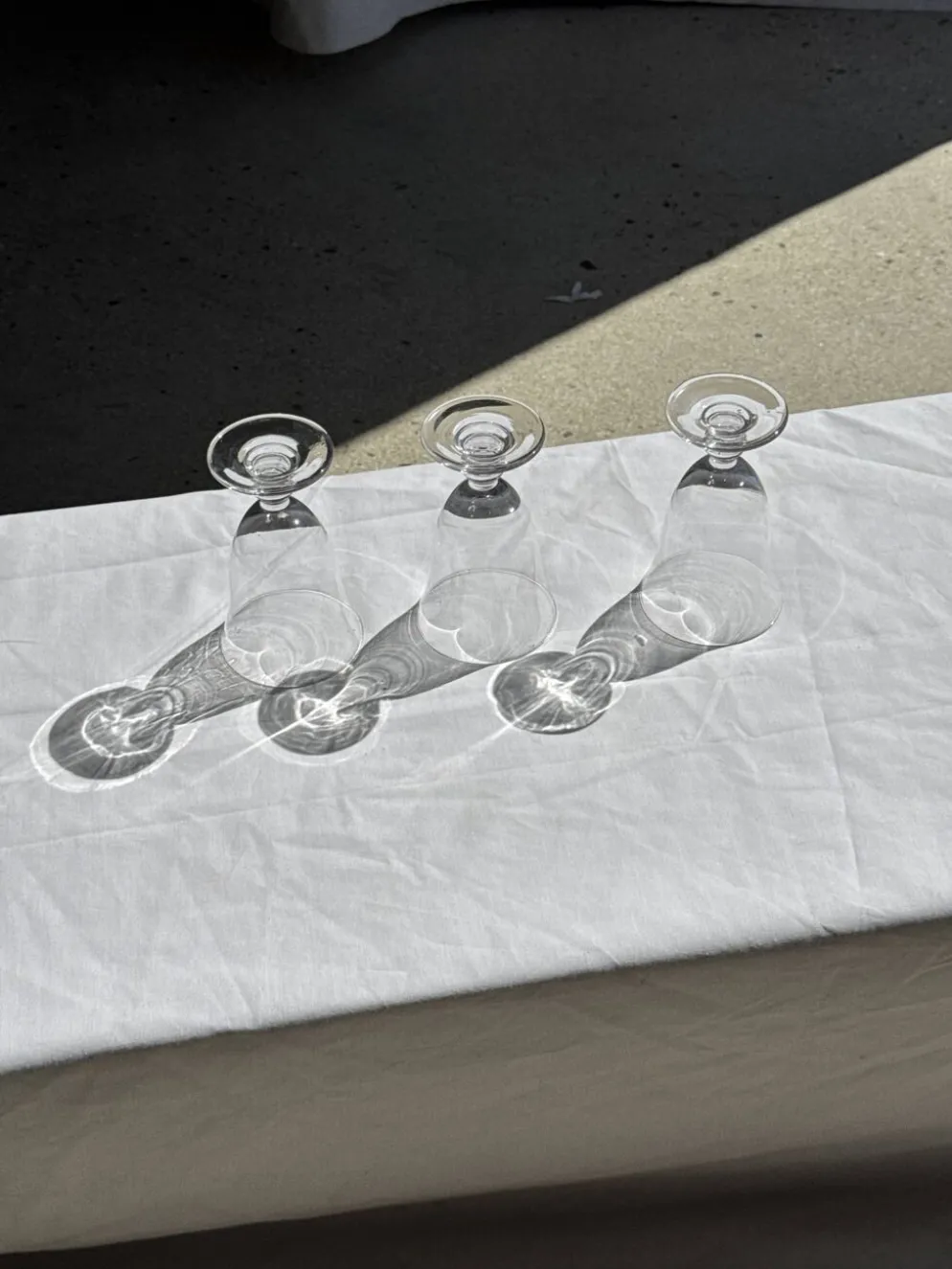 Lot de 3 verres à pied vintage en verre transparent H14 D10