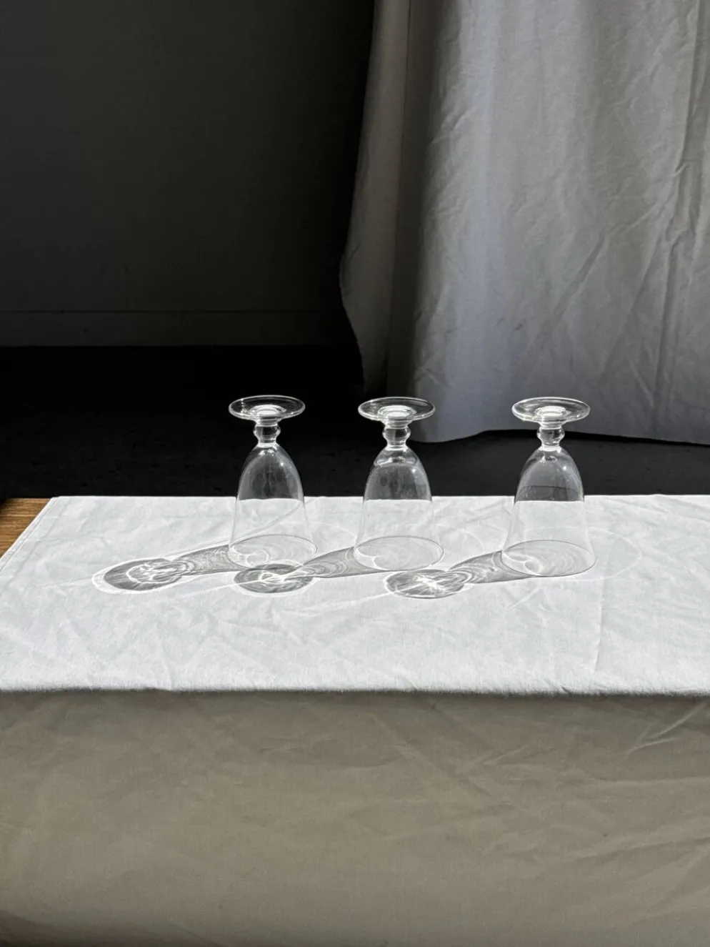 Lot de 3 verres à pied vintage en verre transparent H14 D10