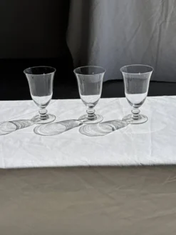 Lot de 3 verres à pied vintage en verre transparent H14 D10