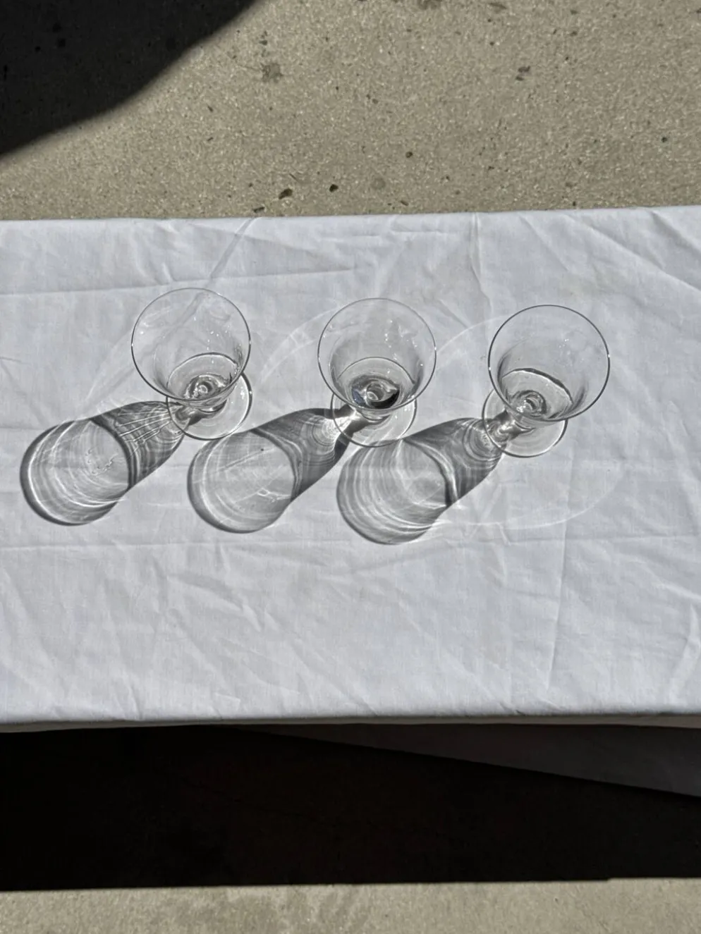 Lot de 3 verres à pied vintage en verre transparent H14 D10