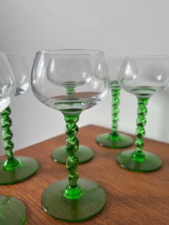 Lot de verres à vin blanc pied torsadé vert – verre souf