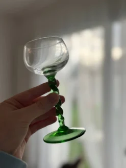 Lot de verres à vin blanc pied torsadé vert – verre souf