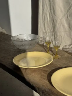 Lot de 6 verres vintage à pied jaune : réunion de 4 grands et 2 petits