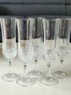 Lot 5 Flûtes Champagne/Cristal d Arques/Mod. Longchamp. Pointes diamant