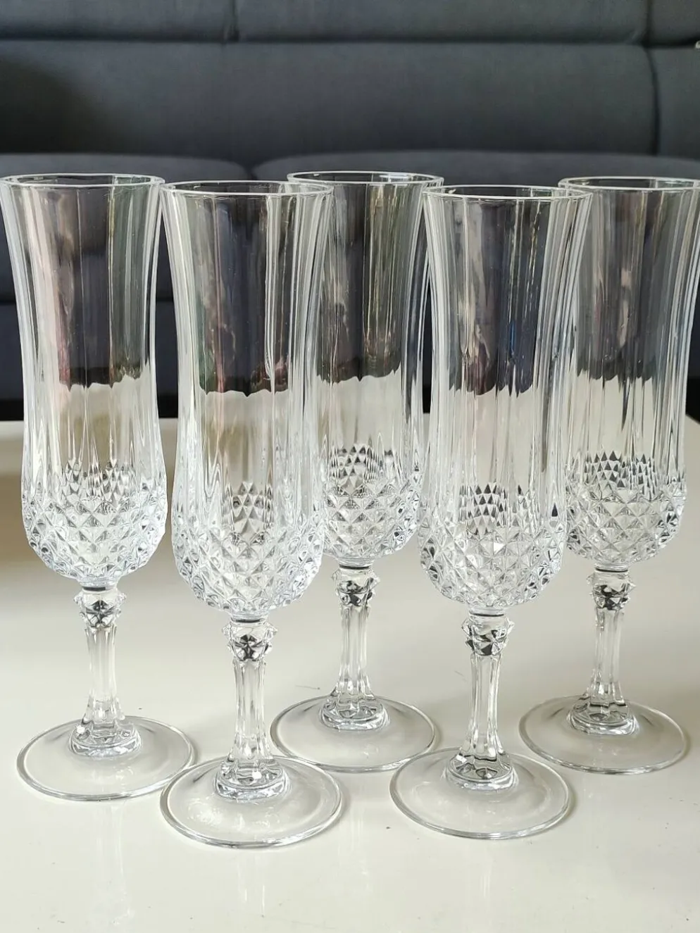 Lot 5 Flûtes Champagne/Cristal d Arques/Mod. Longchamp. Pointes diamant