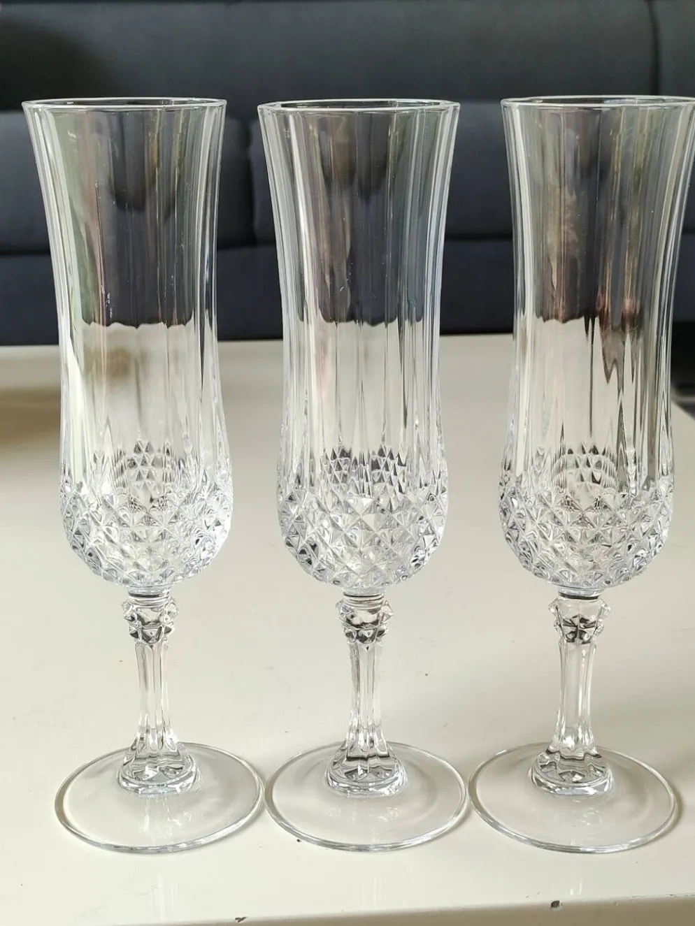 Lot 5 Flûtes Champagne/Cristal d Arques/Mod. Longchamp. Pointes diamant