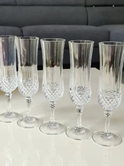 Lot 5 Flûtes Champagne/Cristal d Arques/Mod. Longchamp. Pointes diamant