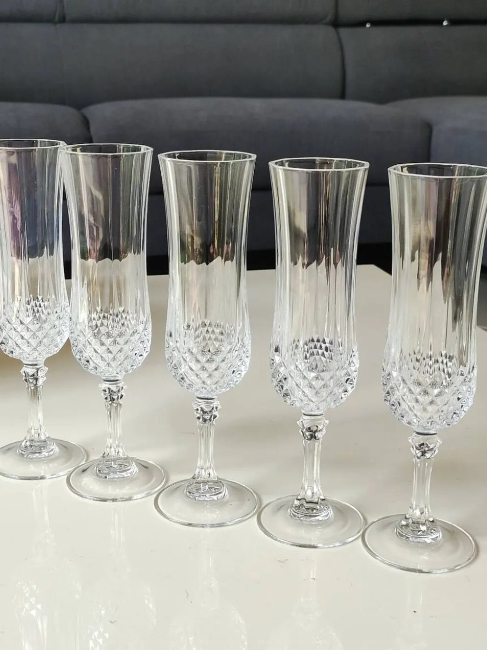 Lot 5 Flûtes Champagne/Cristal d Arques/Mod. Longchamp. Pointes diamant