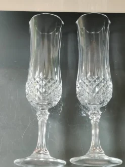 Lot 5 Flûtes Champagne/Cristal d Arques/Mod. Longchamp. Pointes diamant