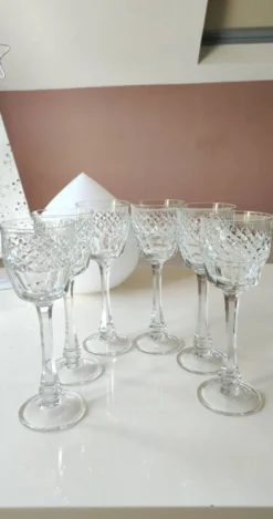 Lot 6 Grands Verres à pied. Style Empire. Ajka Crystal. Haut 21,5 cm