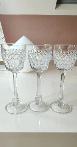Lot 6 Grands Verres à pied. Style Empire. Ajka Crystal. Haut 21,5 cm