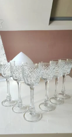 Lot 6 Grands Verres à pied. Style Empire. Ajka Crystal. Haut 21,5 cm