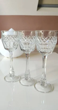 Lot 6 Grands Verres à pied. Style Empire. Ajka Crystal. Haut 21,5 cm