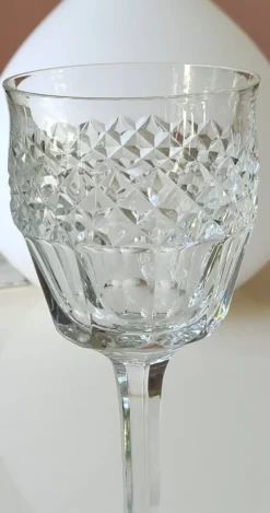 Lot 6 Grands Verres à pied. Style Empire. Ajka Crystal. Haut 21,5 cm