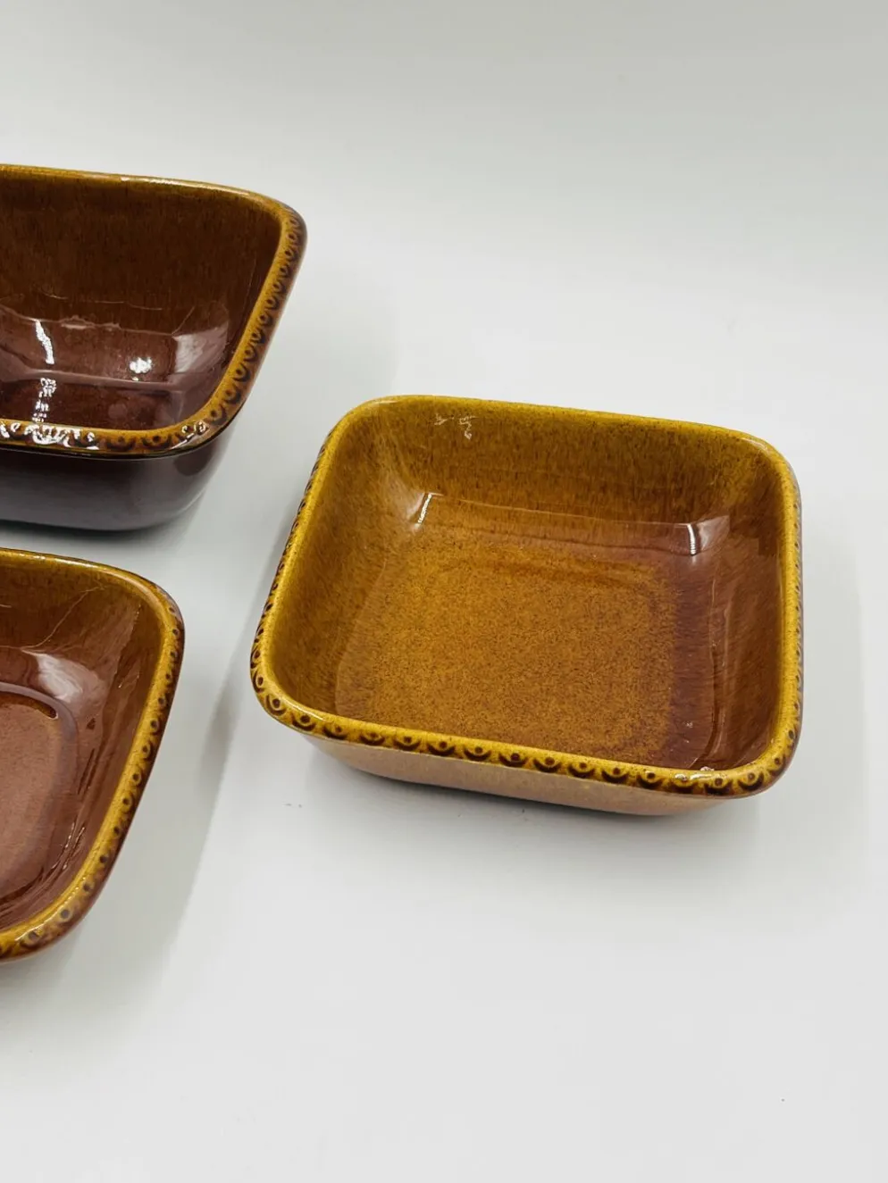 Lot 3 plats carrés en grès Deco Hälsingborg K.J. Svensson