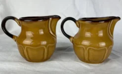 Lot 2 pots à lait