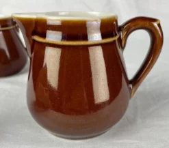 Lot 2 pots à lait en céramique