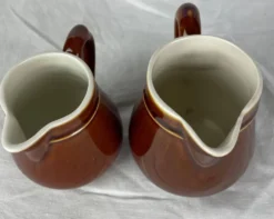 Lot 2 pots à lait en céramique