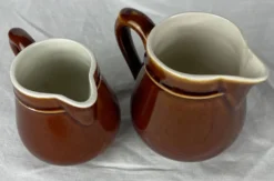 Lot 2 pots à lait en céramique