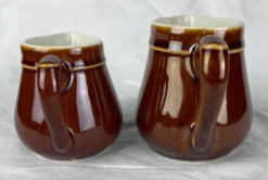 Lot 2 pots à lait en céramique