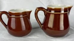 Lot 2 pots à lait en céramique