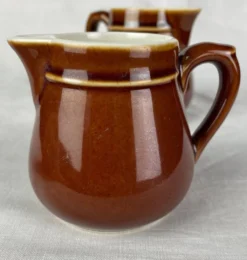 Lot 2 pots à lait en céramique