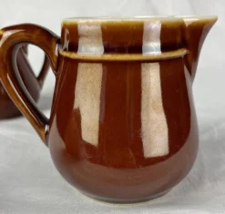 Lot 2 pots à lait en céramique