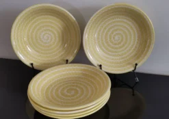 Lots de 6 anciennes assiettes creuses Longchamp France jaune soleil