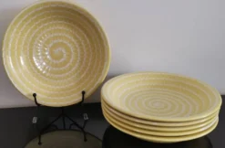 Lots de 6 anciennes assiettes creuses Longchamp France jaune soleil
