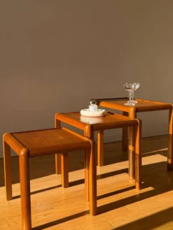 Lot table gigogne en bois vintage